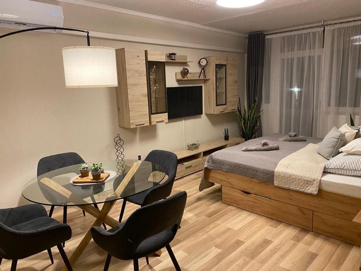 Centrum Apartman Kaposvár Buitenkant foto